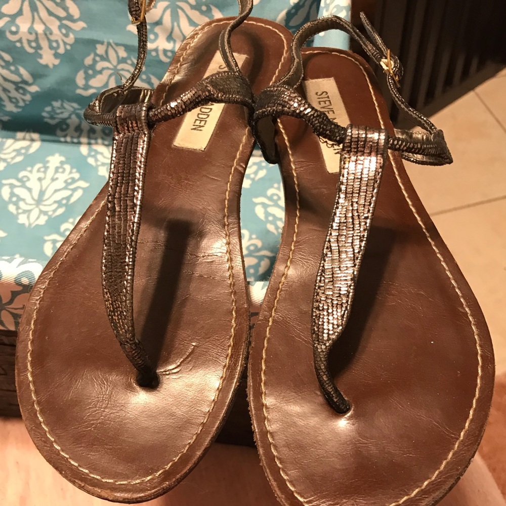 Steve Madden bronze metallic sandal.